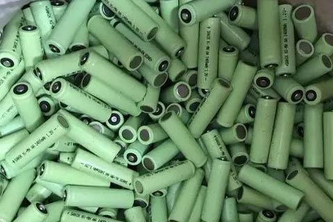鹤岗废旧电池可以回收,收购叉车蓄电池公司